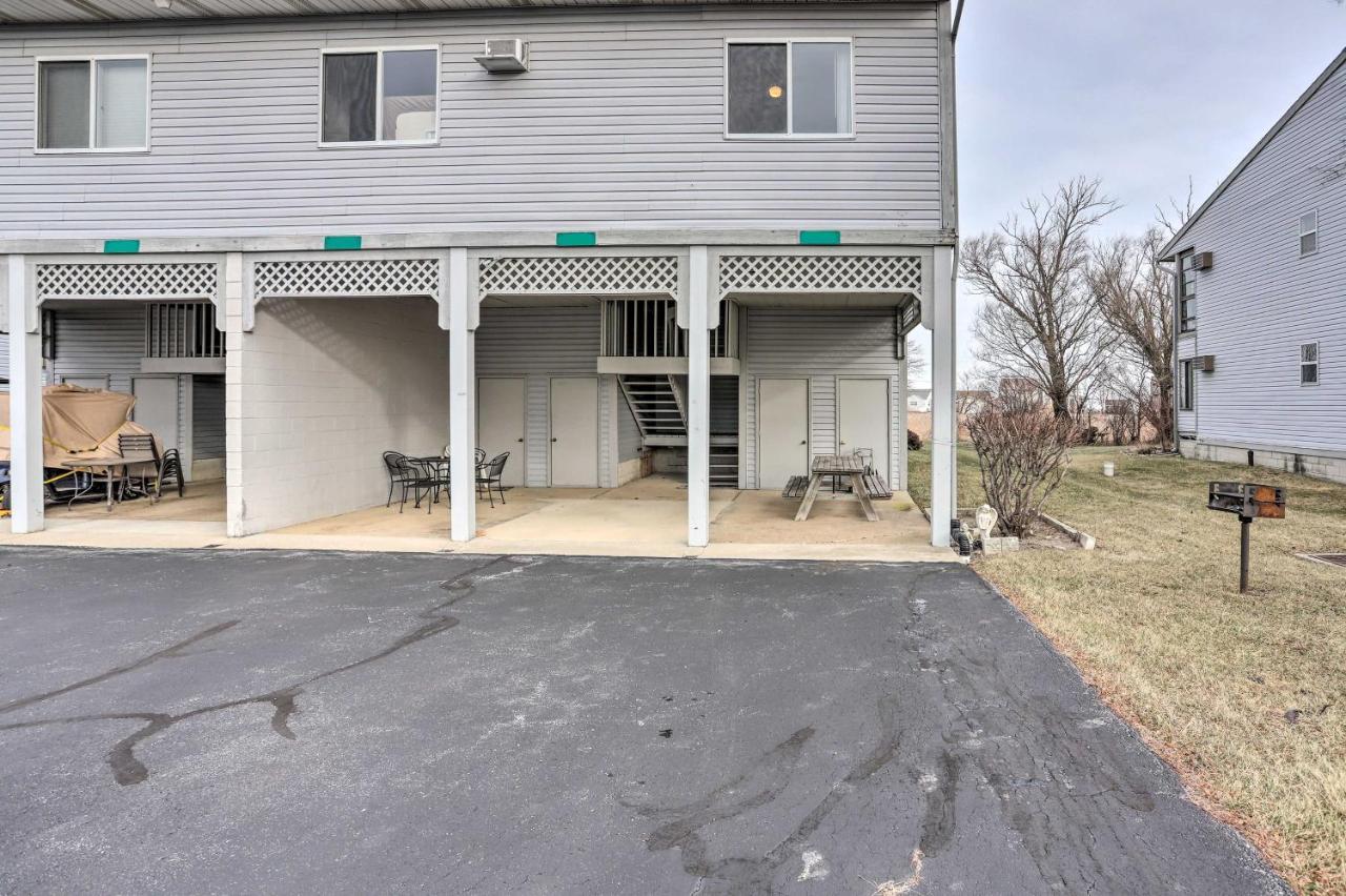 Condo With Balcony, Dock And Access To Lake Erie Sand Beach Kültér fotó