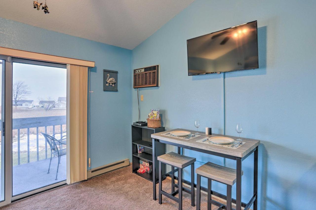Condo With Balcony, Dock And Access To Lake Erie Sand Beach Kültér fotó
